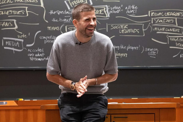 Gerard Pique Harvard'da ders verdi