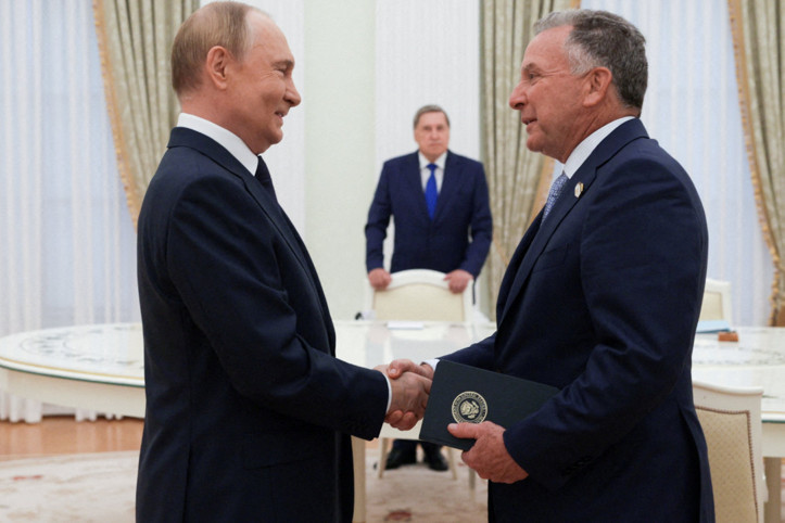 Telefon görüşmesi sızdı, istifa çağrıları başladı