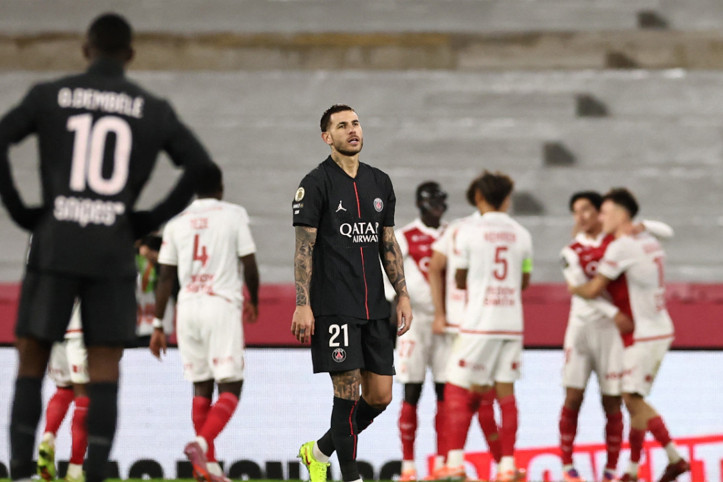 Galatasaray'ın rakibi, 10 kişiyle PSG'yi devirdi: 1-0