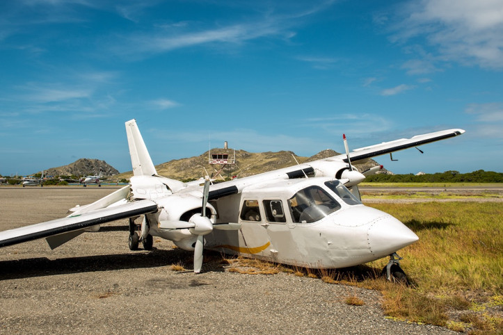 İki uçak çarpıştı: Bir pilot öldü