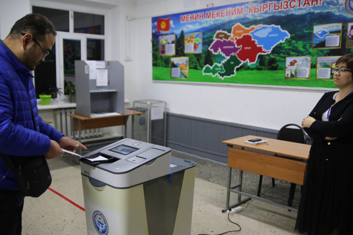 Kırgızistan’da resmi olmayan sonuçlar açıklandı