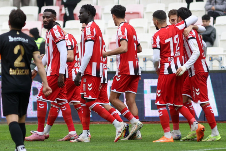 Sivasspor, Boluspor'u yakaladı