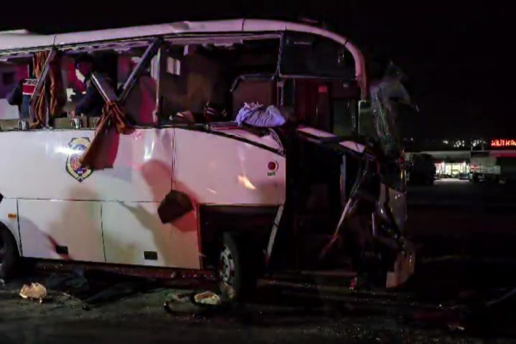 Cezaevi aracı kaza yaptı: Çok sayıda yaralı var