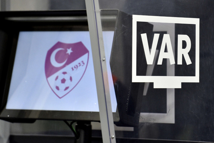 Fenerbahçe - Galatasaray derbisinin VAR hakemi açıklandı