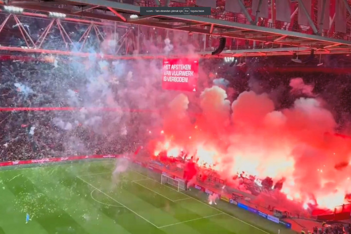Hollanda'da kaos: Ajax maçı yarıda kaldı, kulüp özür diledi