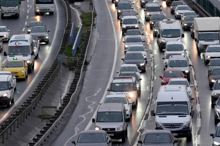 İstanbul kızardı: Yağmur etkisiyle trafik durma noktasında