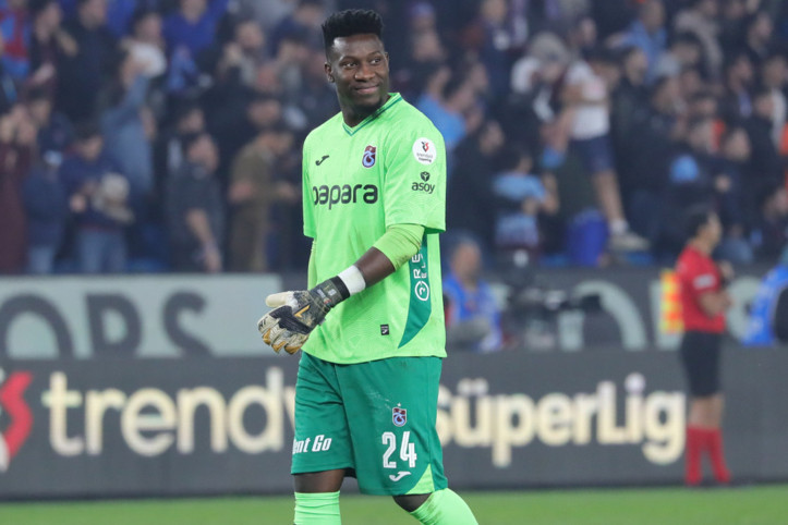 Bakanlıkla güç savaşı: Eto'o yıldızları kadro dışı bıraktı, hocayı kovdu