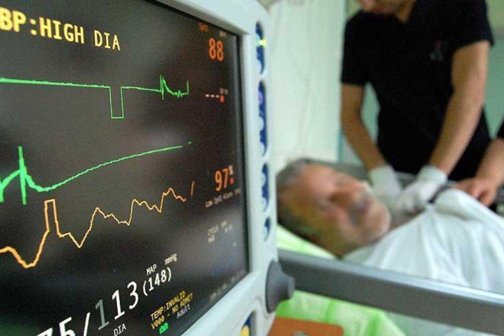 Sağlık Bakanı açıkladı: Havalimanı ve AVM'lere otomatik şok cihazları geliyor