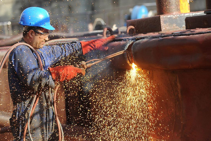 Sanayi ve tarım dibi gördü