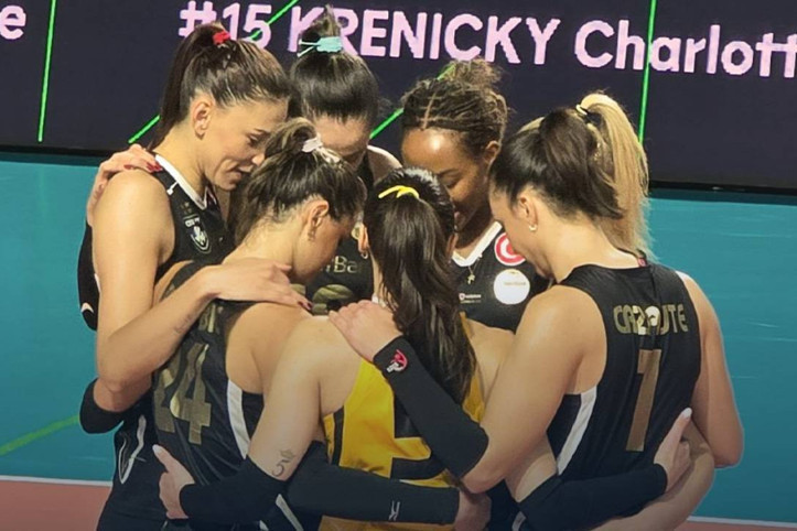 VakıfBank, CEV Şampiyonlar Ligi'nde Alba Blaj'ı 3-1'le devirdi