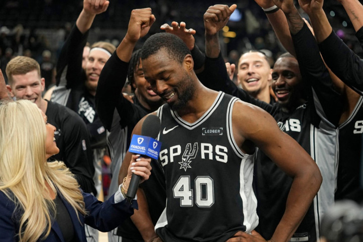Harrison Barnes ve De'Aaron Fox, Grizzlies'i dağıttı