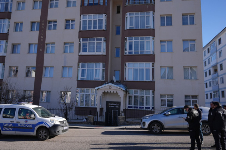 Baca temizlerken çatıdan düşüp öldü