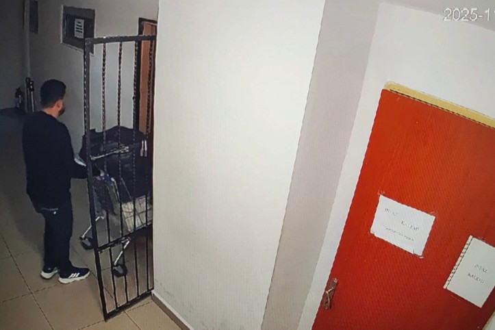 Büyükçekmece Adliyesi'ndeki hırsızlık anları ortaya çıktı