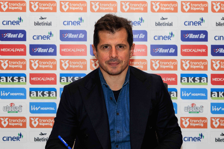 Emre Belözoğlu döndü: Süper Lig ekibi resmen açıkladı