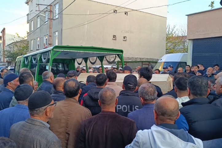 Genç kadın evinde ölü bulundu