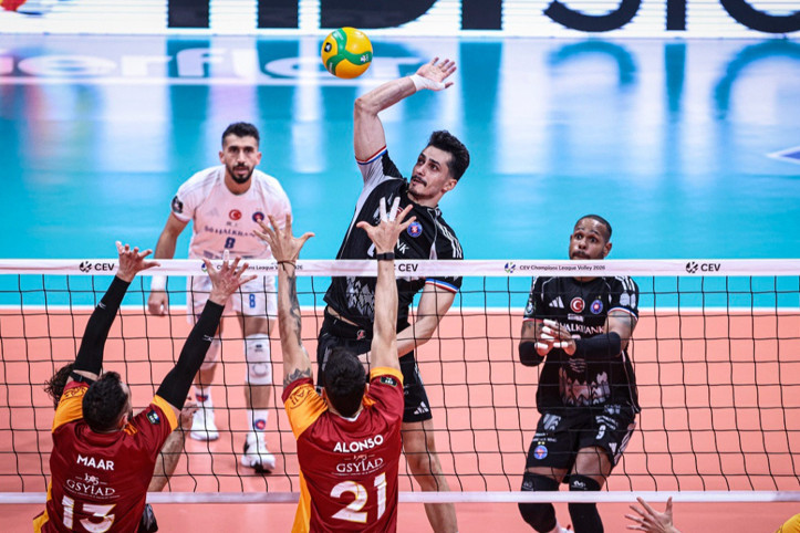 CEV Şampiyonlar Ligi'ndeki derbide Halkbank, Galatasaray'ı 3-2 devirdi