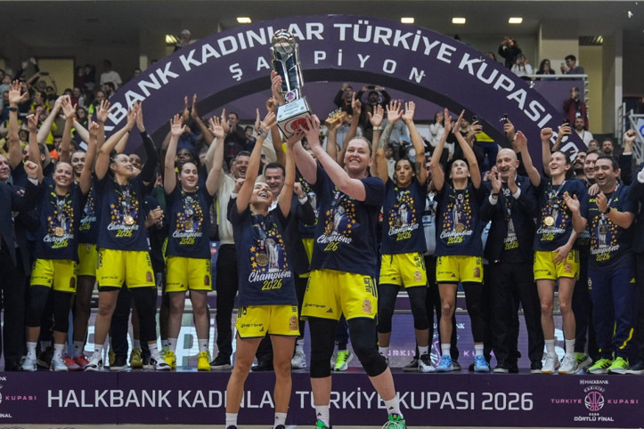 Türkiye Kupası'nda şampiyon Fenerbahçe: Galatasaray'a 20 sayı fark attılar