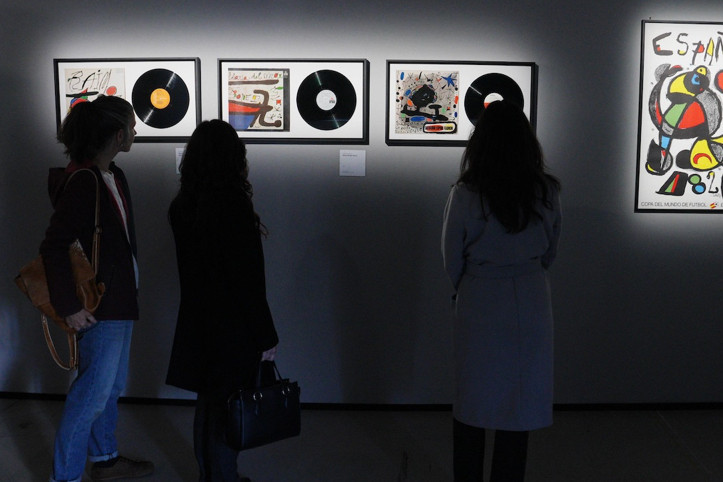 Sanat galerileri yüzde 21'lik KDV'yi protesto için kepenk kapattı