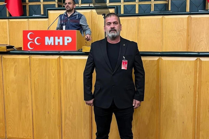 Emekli polis, eşini ve MHP'li başkanı öldürdü