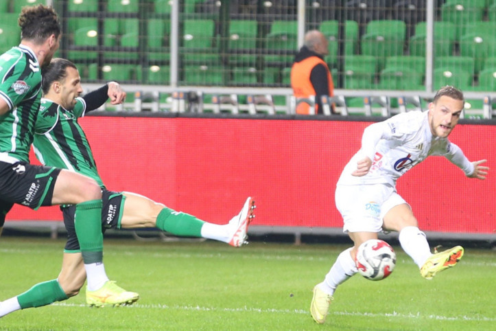 Sakarya'da kazanan Erzurumspor