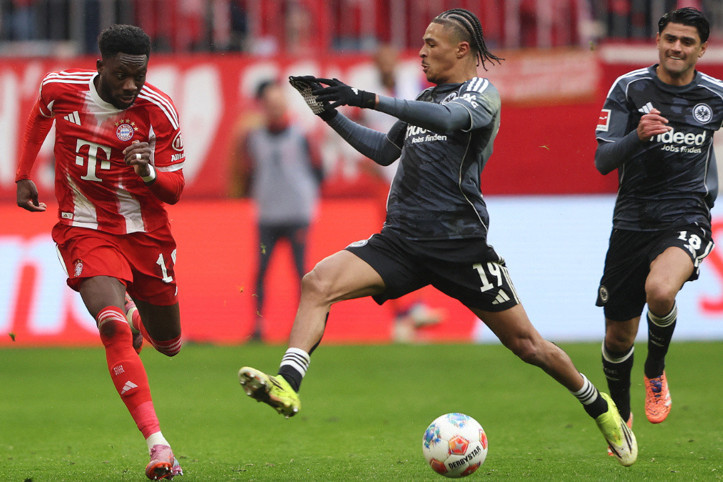 Bayern Münih'e Alphonso Davies şoku