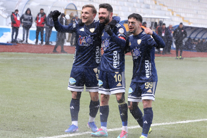 Erzurumspor FK'den dosta güven, rakiplere korku veren galibiyet: 8-1