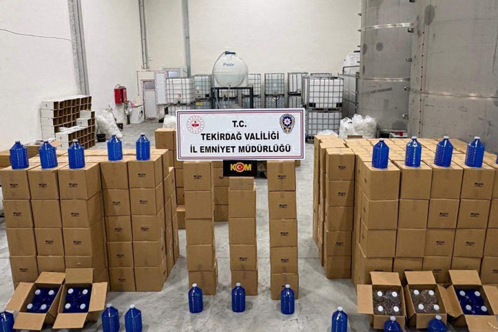 Tekirdağ’da depoya baskın: 17 bin 815 litre etil alkol ele geçirildi
