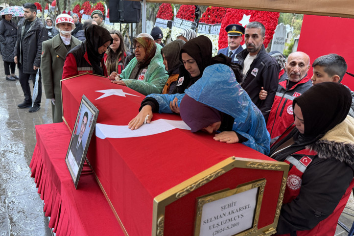 Şehitlere acı veda