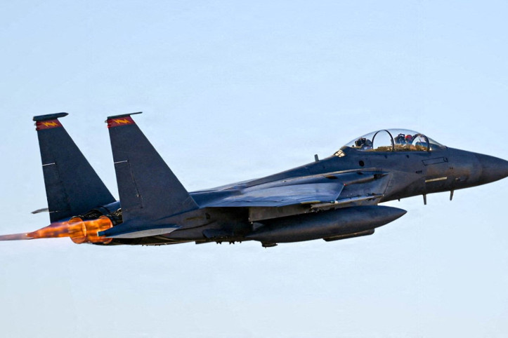 İran’ın düşürdüğü uçağın bir pilotu kurtarıldı
