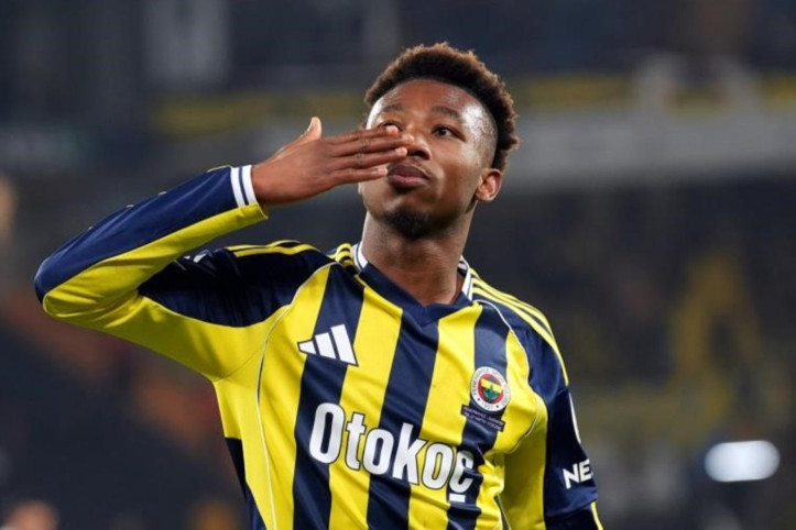 Fenerbahçe'de yeni yönetime 90 milyon Euro'luk can suyu
