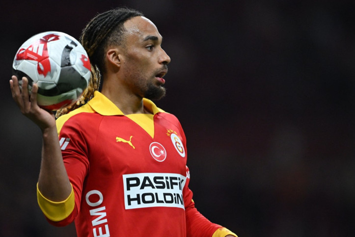 Galatasaray'a bir değil, iki sağ bek