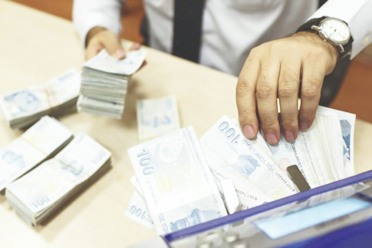 Bankalar faiz yarışına girdi