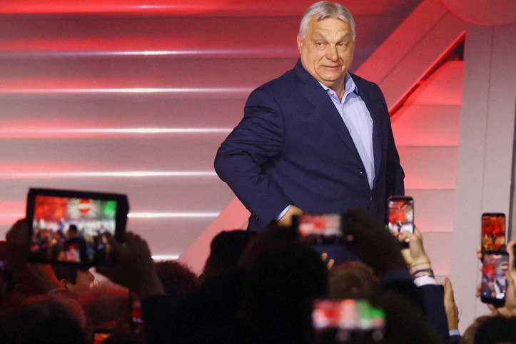 Seçim hezimetinden sonra Orban yeniden parti başkanı seçildi