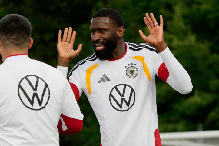 Real Madrid, Rüdiger'in sözleşmesini 2027'ye uzattı