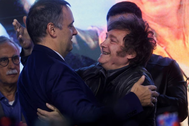 Lüks tatil skandalı istifa getirdi: 'Deli başkan'ın sağ kolu görevini bıraktı