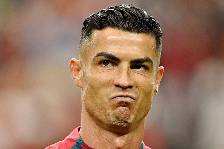 Cristiano Ronaldo krizi Instagram'a sıçradı: 4 kişiyi takip ediyor, onu silenler de var!