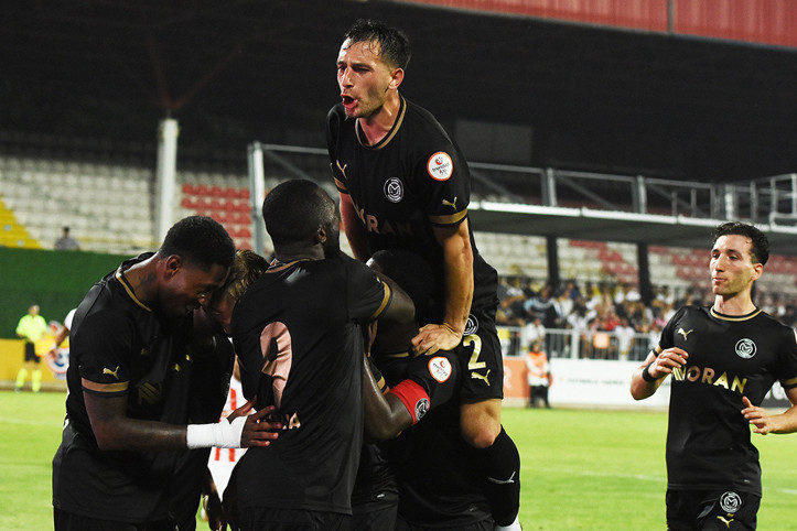 Boluspor, 1. Lig'in açılış maçında Manisa FK'ya sahasında 2-1 yenildi