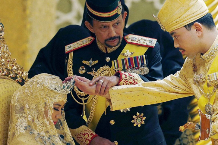 Aile içi kriz: Brunei Sultanı, gelininin unvanlarını geri aldı