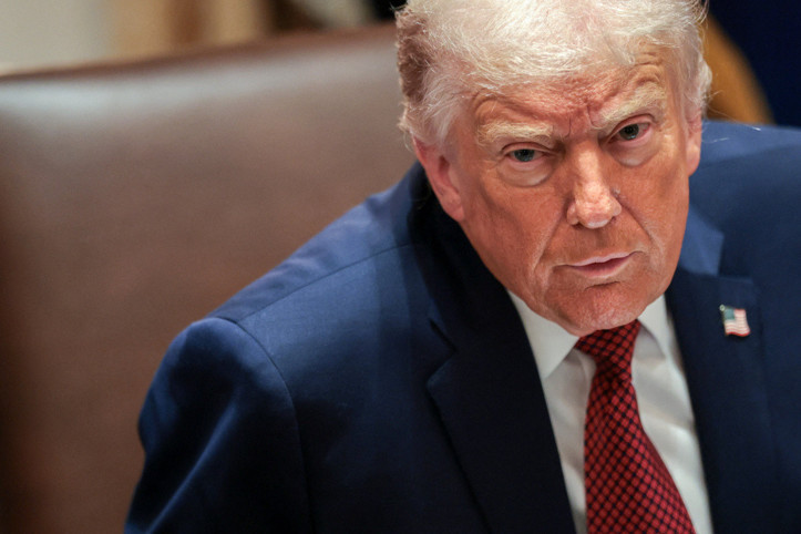 Eğitim Bakanlığı'ndan büyük gaf: Trump'ı överken Hitler'e benzettiler