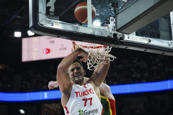 12 Dev Adam yükselişti: 9. sıraya çıktık