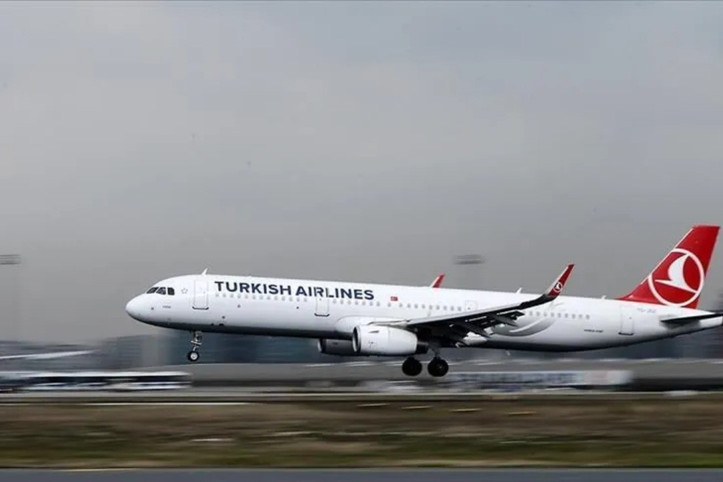 THY kalkıştan 10 dakika sonra geri döndü. Durumu pilot fark etti