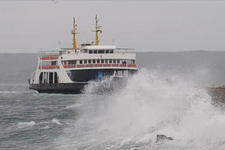 Çanakkale'de feribot seferleri iptal edildi