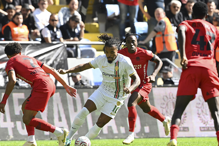 Amedspor liderliği 90+2'de yediği golle kaptırdı: Gençlerbirliği hayata döndü