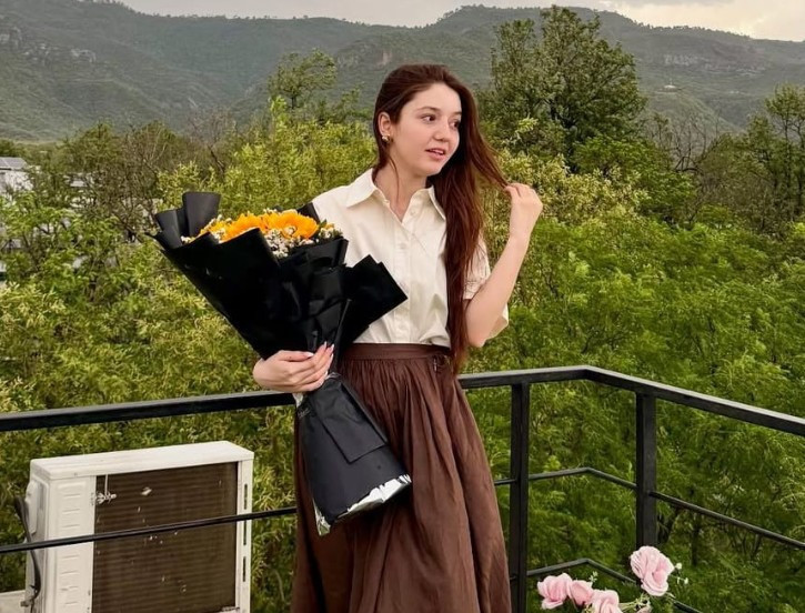 Sosyal medya fenomeni, annesinin gözleri önünde öldürüldü - Resim : 1