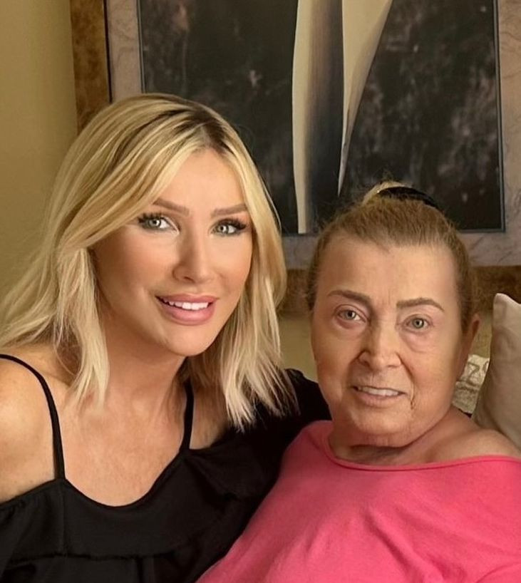 Ünlüler annelerini unutmadı: İşte o duygusal paylaşımlar - Resim: 11