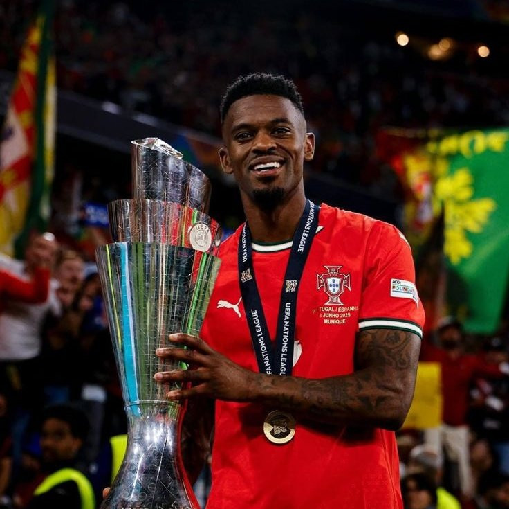 Fenerbahçe'den Beşiktaş'a sağ bek naziresi: Yeni transfer İstanbul'a geldi - Resim : 3