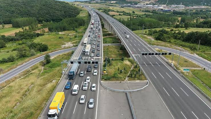 Bakanlık 300 milyon dolar karı beğenmedi. Köprü ve otoyol özelleştirmelerini savundu - Resim : 2