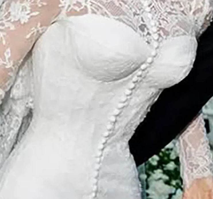 Lauren Sanchez'in yapımı 900 saat süren gelinliği dikkat çekti - Resim: 5