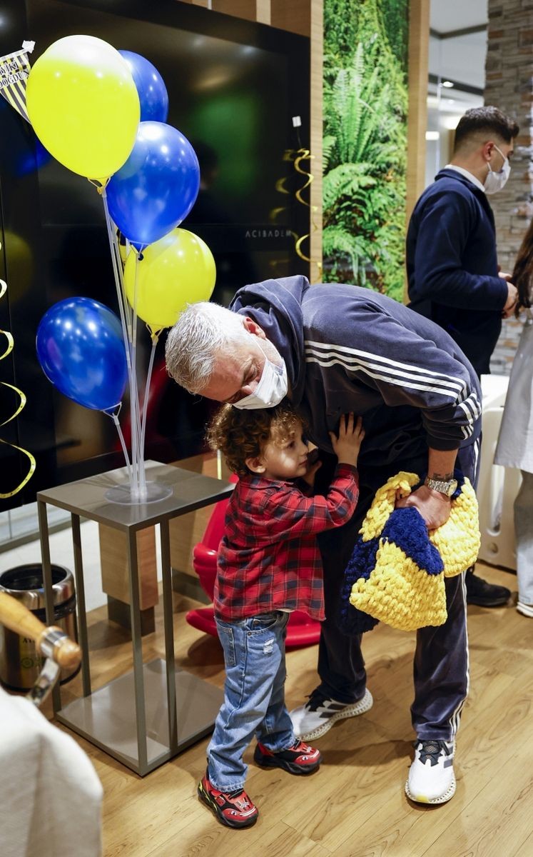 Fenerbahçe Teknik Direktörü Mourinho’dan duygulandıran ziyaret! - Resim: 9