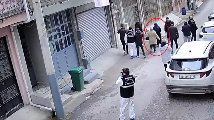 Kocasını 15 parçaya ayırıp çöp konteynerlerine attı - Resim : 2